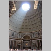 Pantheon, photo Uhooep, Wikipedia.jpg